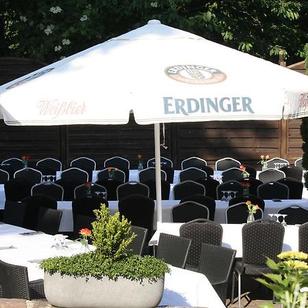 Hotel Schwarzer Adler Moers Exterior photo